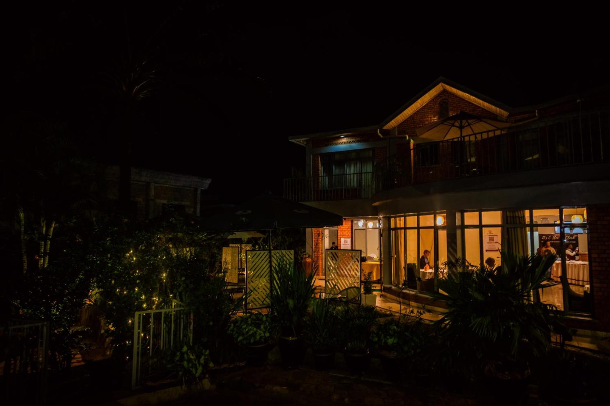 One Click Hotel Kigali Ngoại thất bức ảnh
