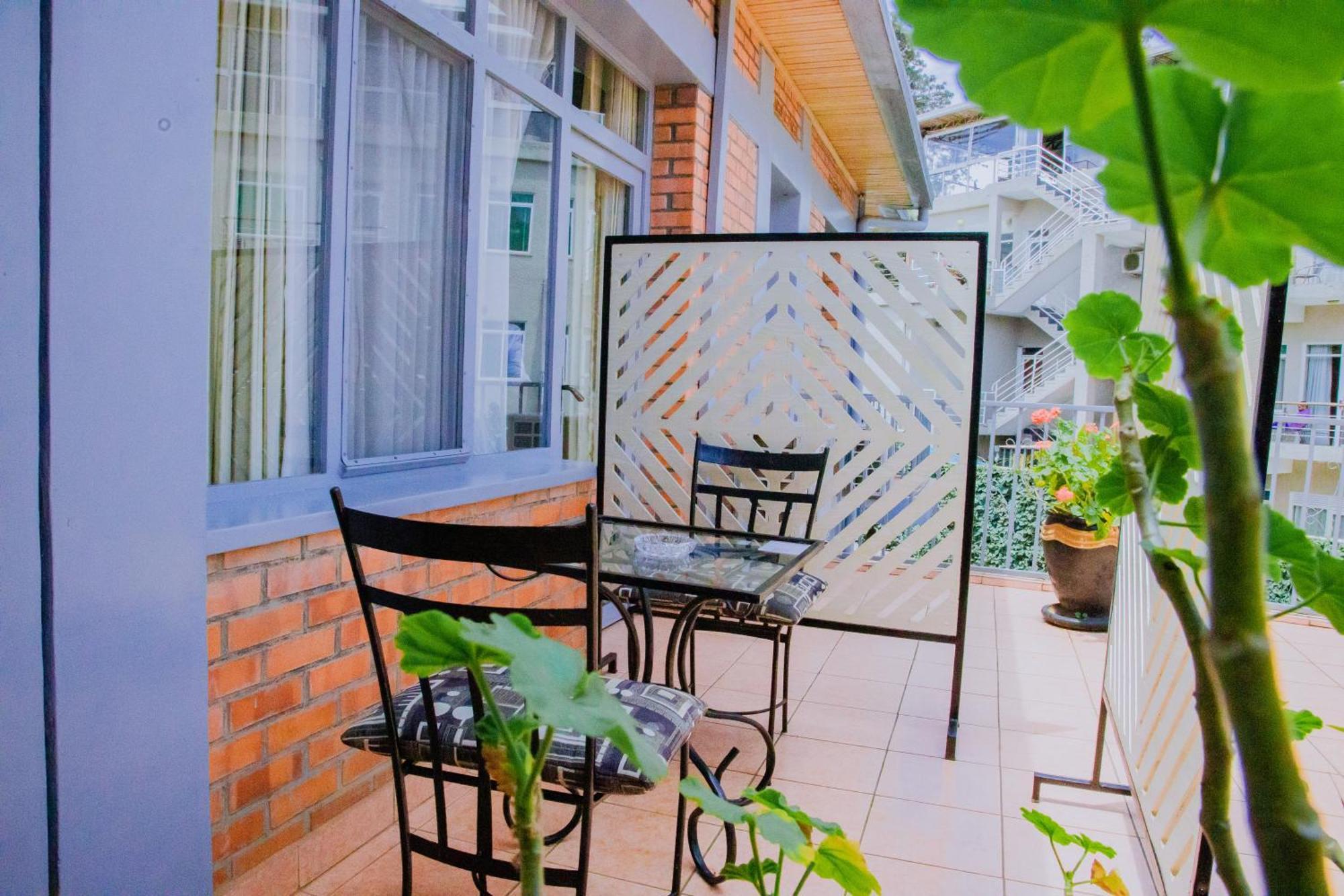 One Click Hotel Kigali Ngoại thất bức ảnh