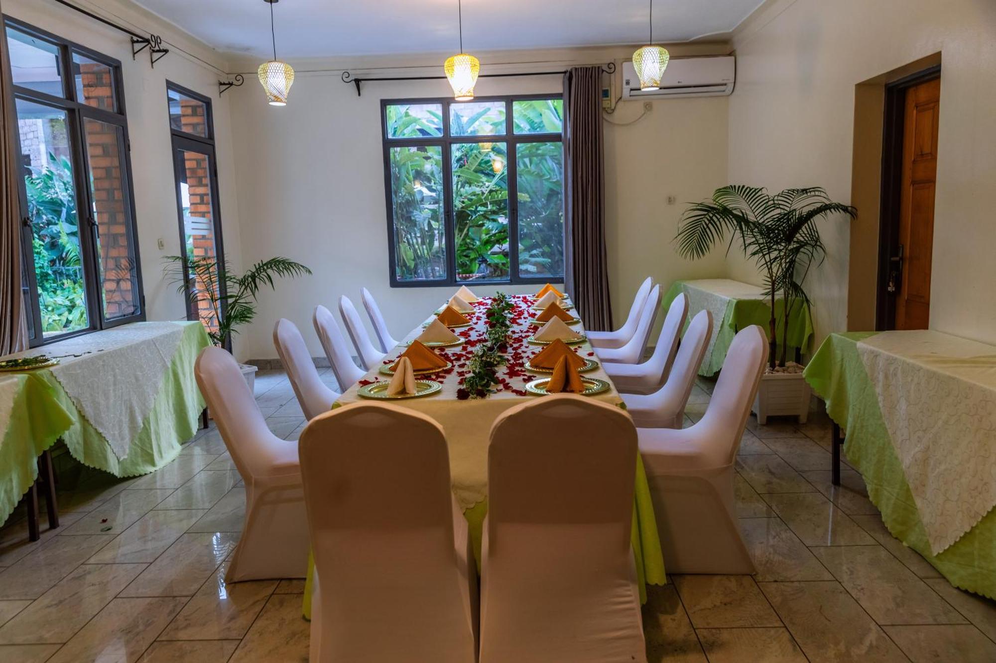 One Click Hotel Kigali Ngoại thất bức ảnh